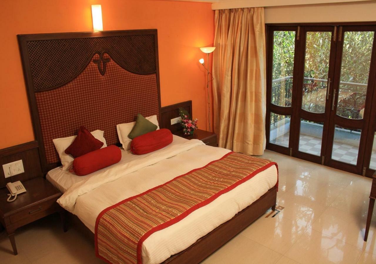 Tangerine Boutique 3*